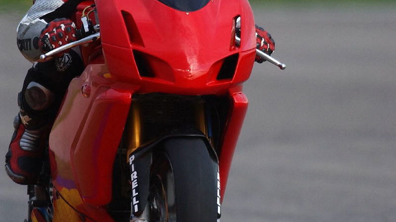 Laconi dominates on Ducati Fila debut.