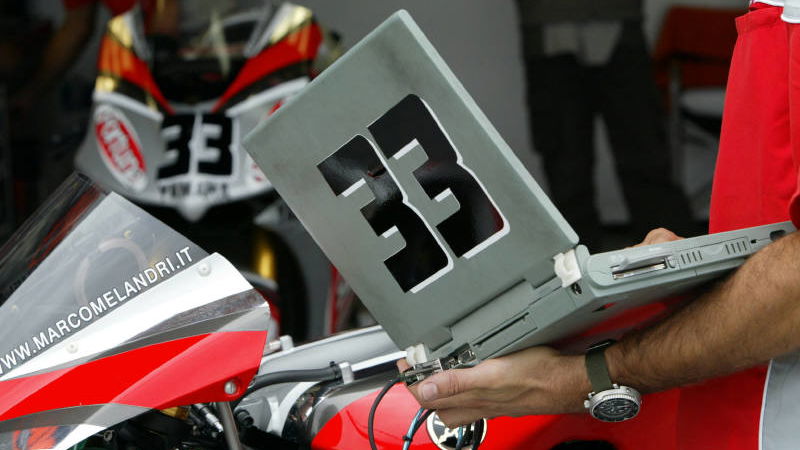 Rossi's M1 to keep inline-four engine.