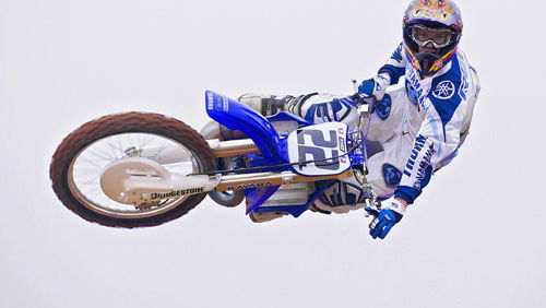 Reed re-signs with Yamaha.