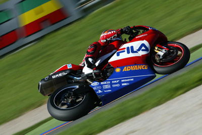 Laconi close to Xaus, Toseland injured.