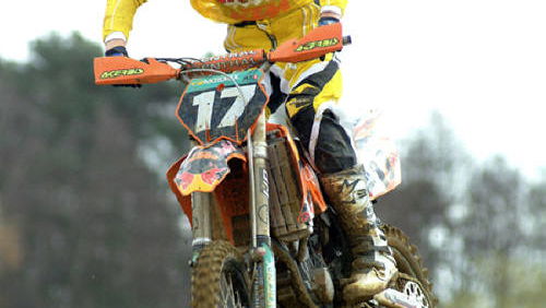 de Reuver diagnosed with broken neck.