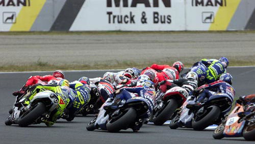 Willis races for home track reward.