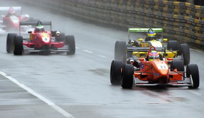 Montin tops first Macau practice.