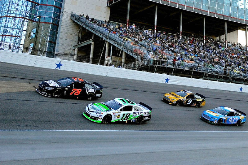 2013 Darlington NASCAR: Kenseth back on a winning streak