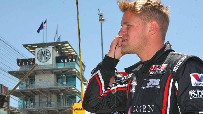 Jakes returns to series with Schmidt Peterson