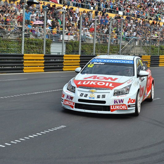 Macau 2008: Huff triumphs after final lap carnage.