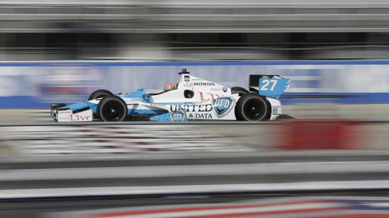 Hinchcliffe starts fastest at Milwaukee