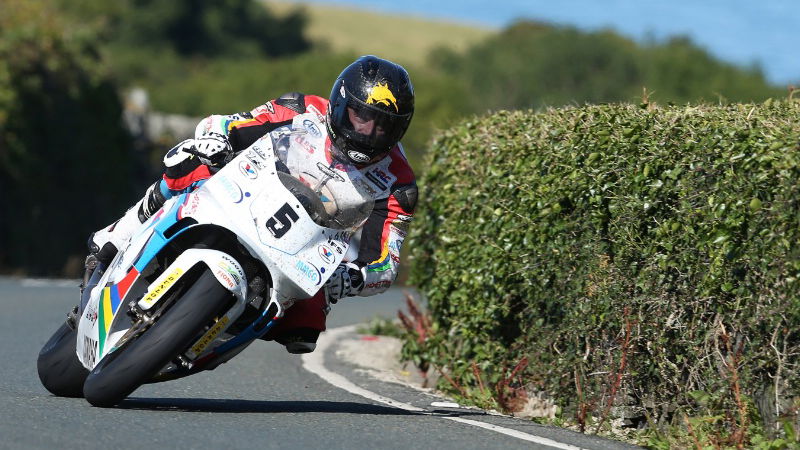 Awesome Anstey unstoppable in Formula 1 Classic TT