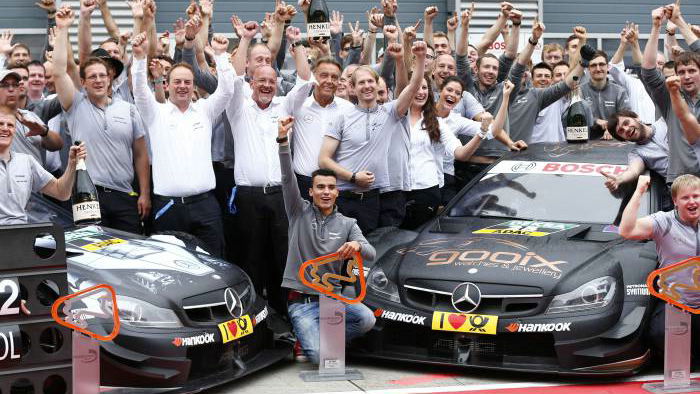Mercedes confirms drivers, Petrov dropped