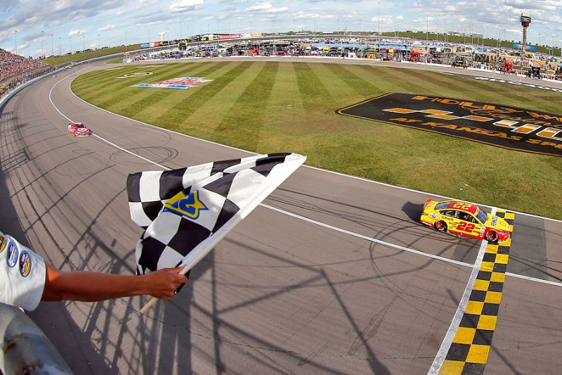 Earnhardt turns 40 ahead of crucial Chase race