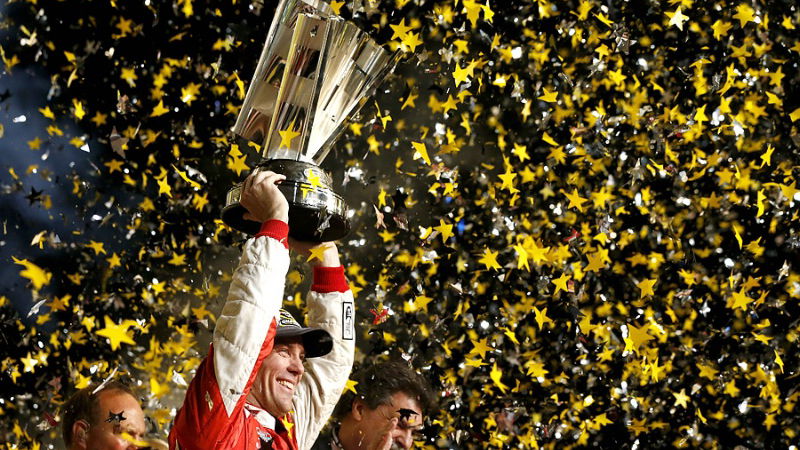 Harvick clinches 2014 title with Homestead win