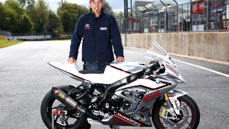 TT 2015: Hickman declared fit to race after neck injury