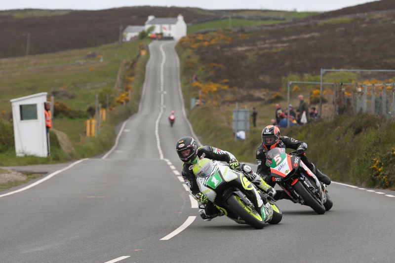 TT 2015: Hickman declared fit to race after neck injury