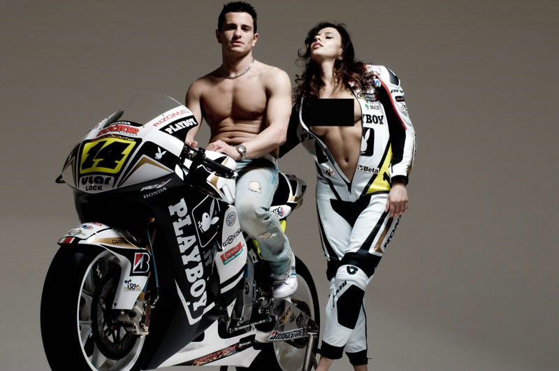 Rizla Suzuki rolls out 2009 MotoGP livery.