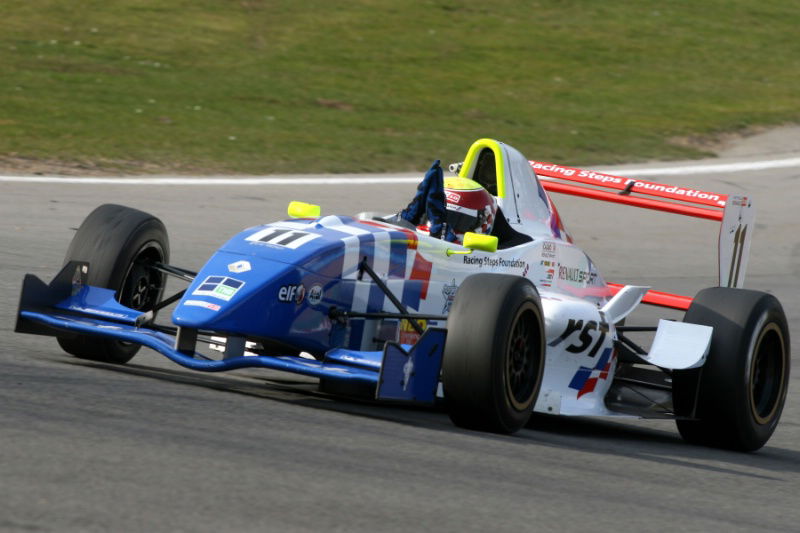 Ginetta Jr: Cook wins round one at Brands