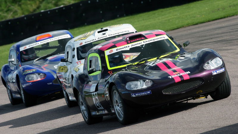 Ginetta Jr: Sarah Moore wins at Thruxton