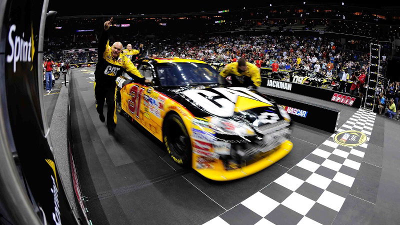 Burton's #31 crew wins pit crew challenge