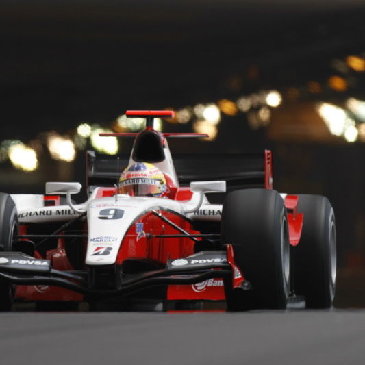 Hulkenberg shines in Qatar darkness