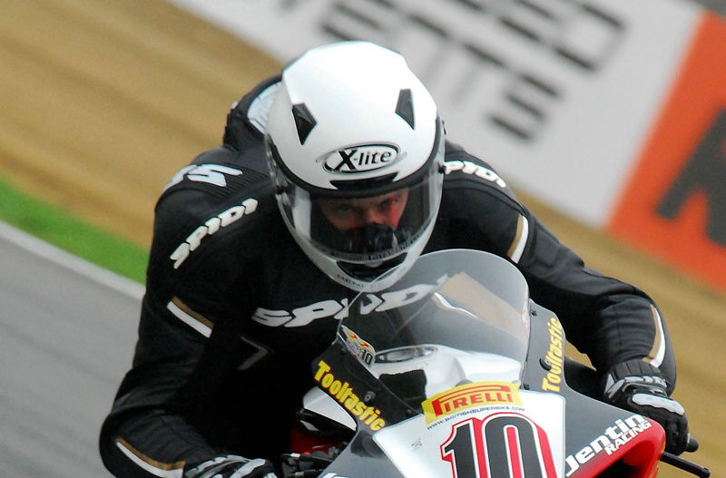 Andrews sets early Snetterton pace