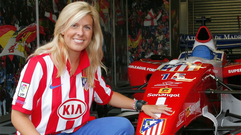 Marussia sign female test driver