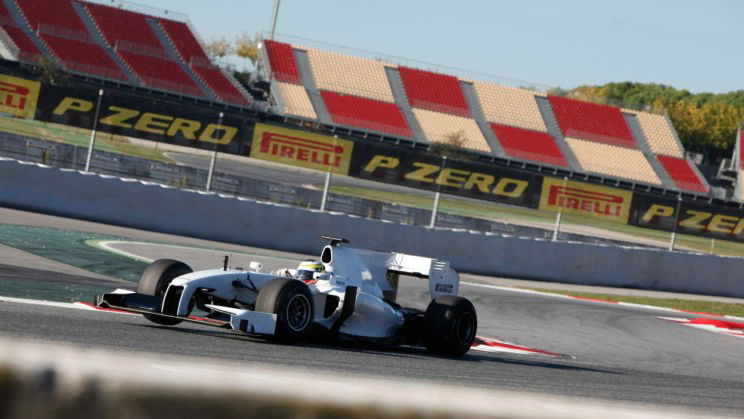 Brundle: Mercedes row highlights 'lunacy' of Pirelli situation