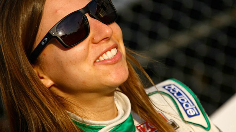 De Silvestro signs with KV Racing