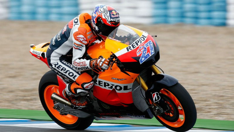 Rossi 'belittling' title win, says Stoner