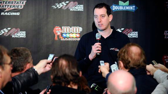 Kyle Busch extends contract with JGR
