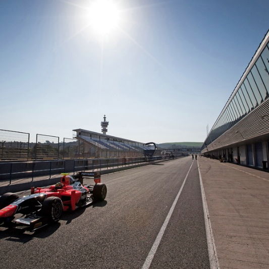 Former F1 driver Charles Pic takes over DAMS team 