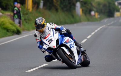 TT2012: Hutchinson ironing out set-up issues on R1