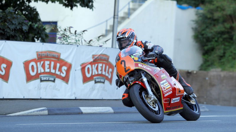 Farquhar tops Classic Superbike times at Manx GP