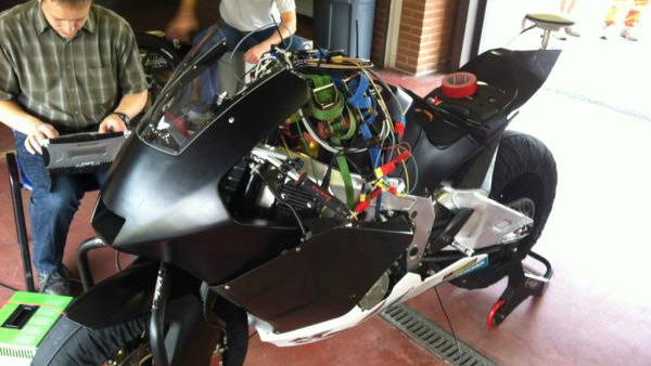 Suter test for Aegerter, Petrucci - Edwards stays?