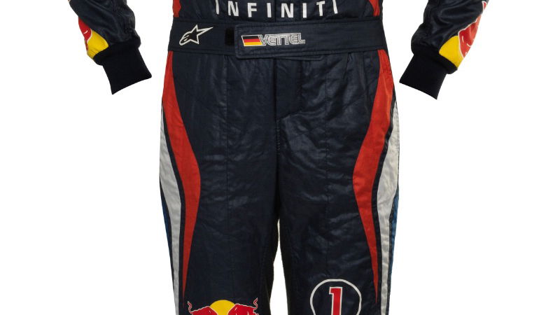 Vettel race suit raises ?11,000 for charity