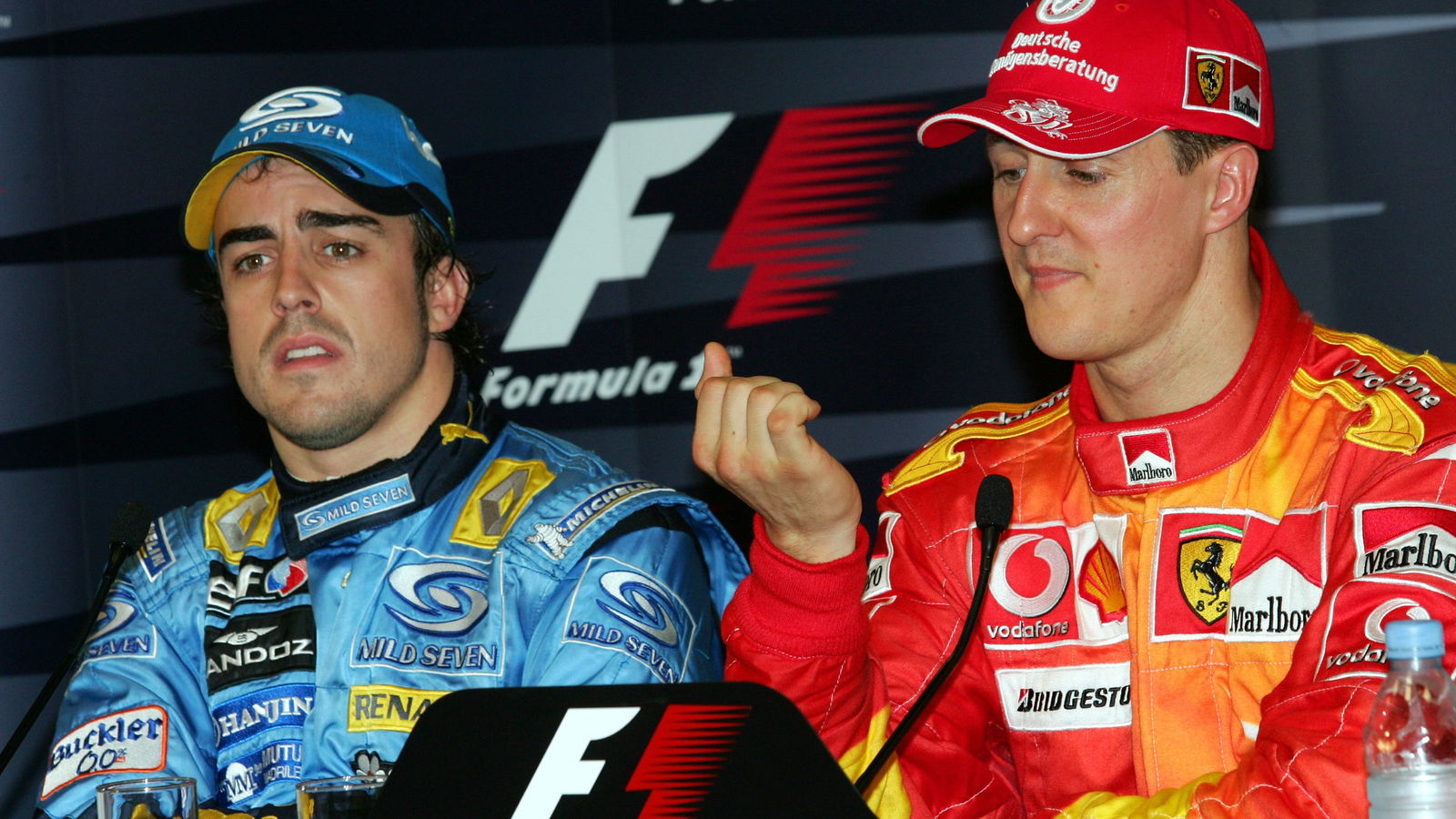  Monte Carlo, Monaco,
Fernando Alonso (ESP), Renault F1 Team, in the new R26 and Michael Schumacher (GER), Scuderia Ferrari