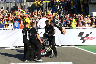 Zarco back flip, Moto2 race, Valencia