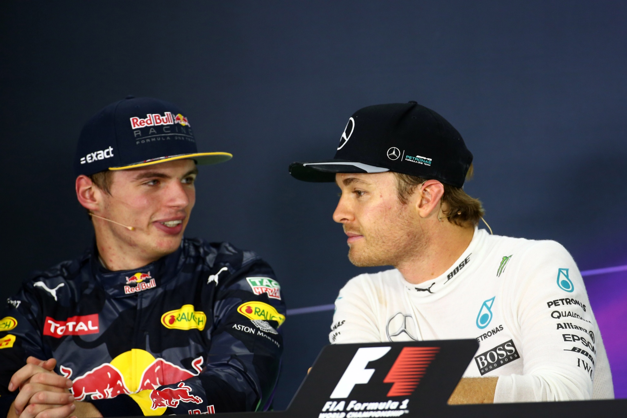  - Balap, Tekan konferensi, Max Verstappen (NED) Red Bull Racing RB12 dan Nico Rosberg (GER) Mercedes AMG F1 W07