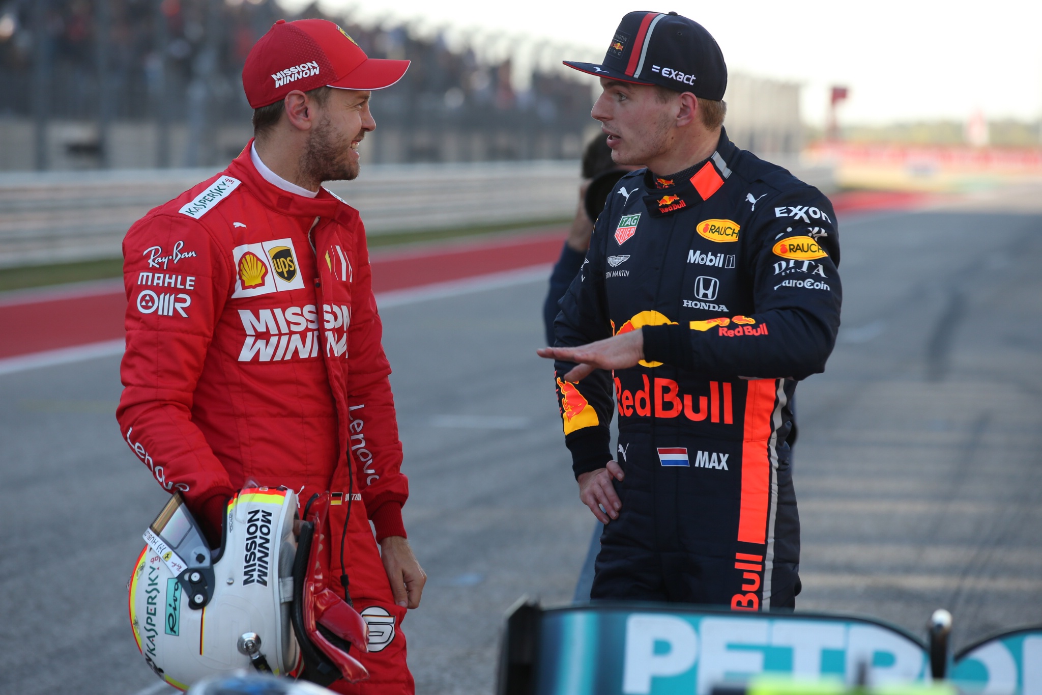 - Parc ferme, Sebastian Vettel (GER) Scuderia Ferrari SF90 dan Max Verstappen (NED) Red Bull Racing