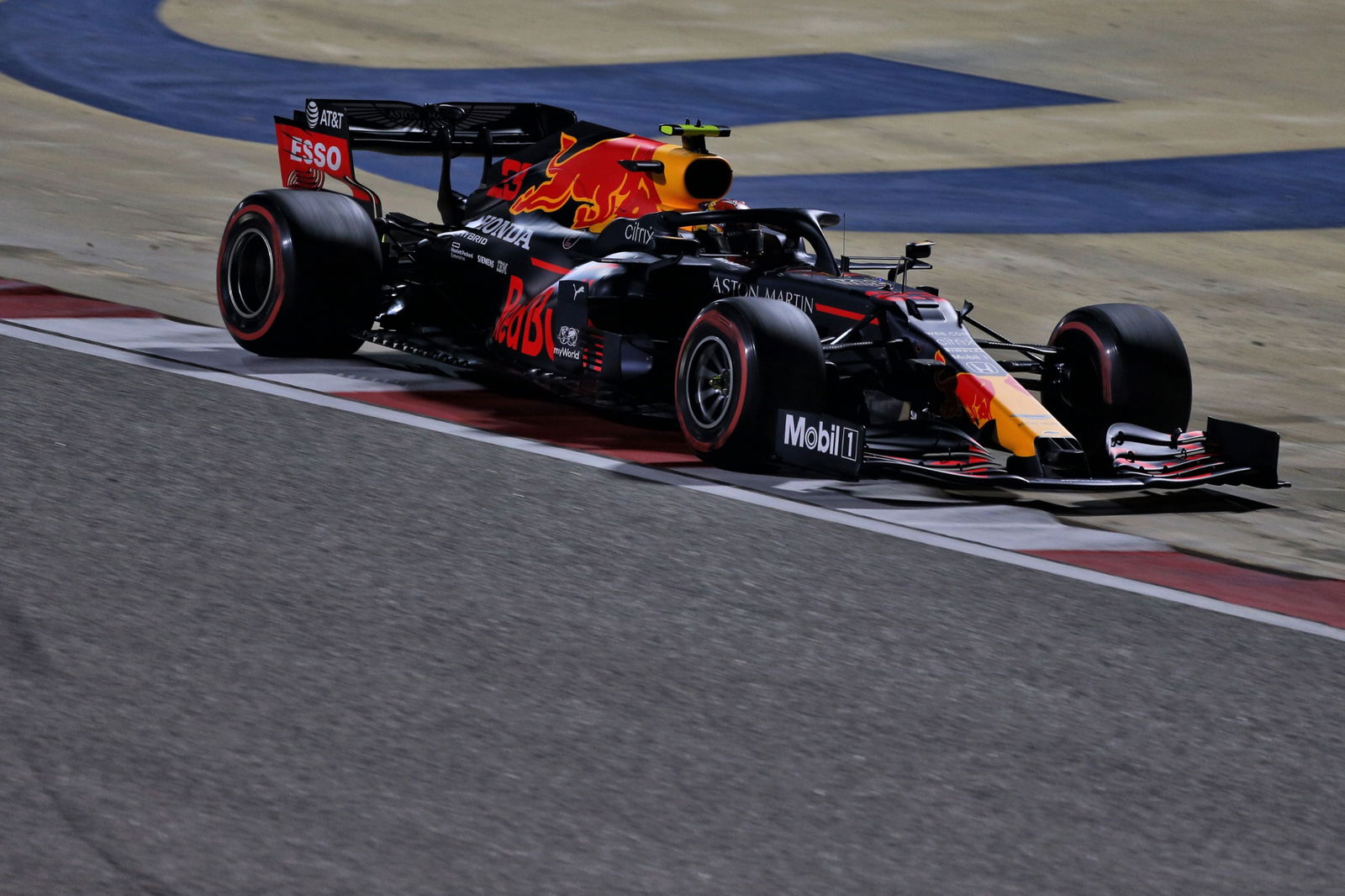 Alexander Albon (THA) Red Bull Racing