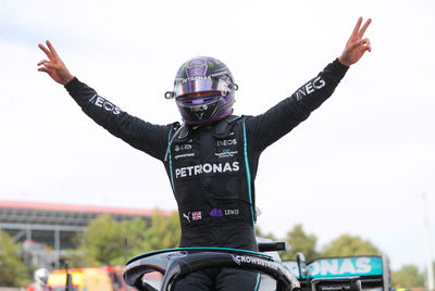 Race winner Lewis Hamilton (GBR) Mercedes AMG F1 W12 celebrates in parc