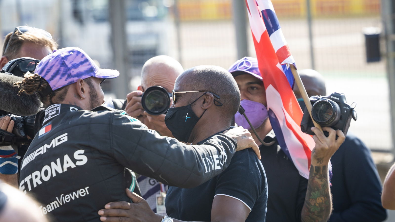 1st place Lewis Hamilton (GBR) Mercedes AMG F1 with his father Anthony