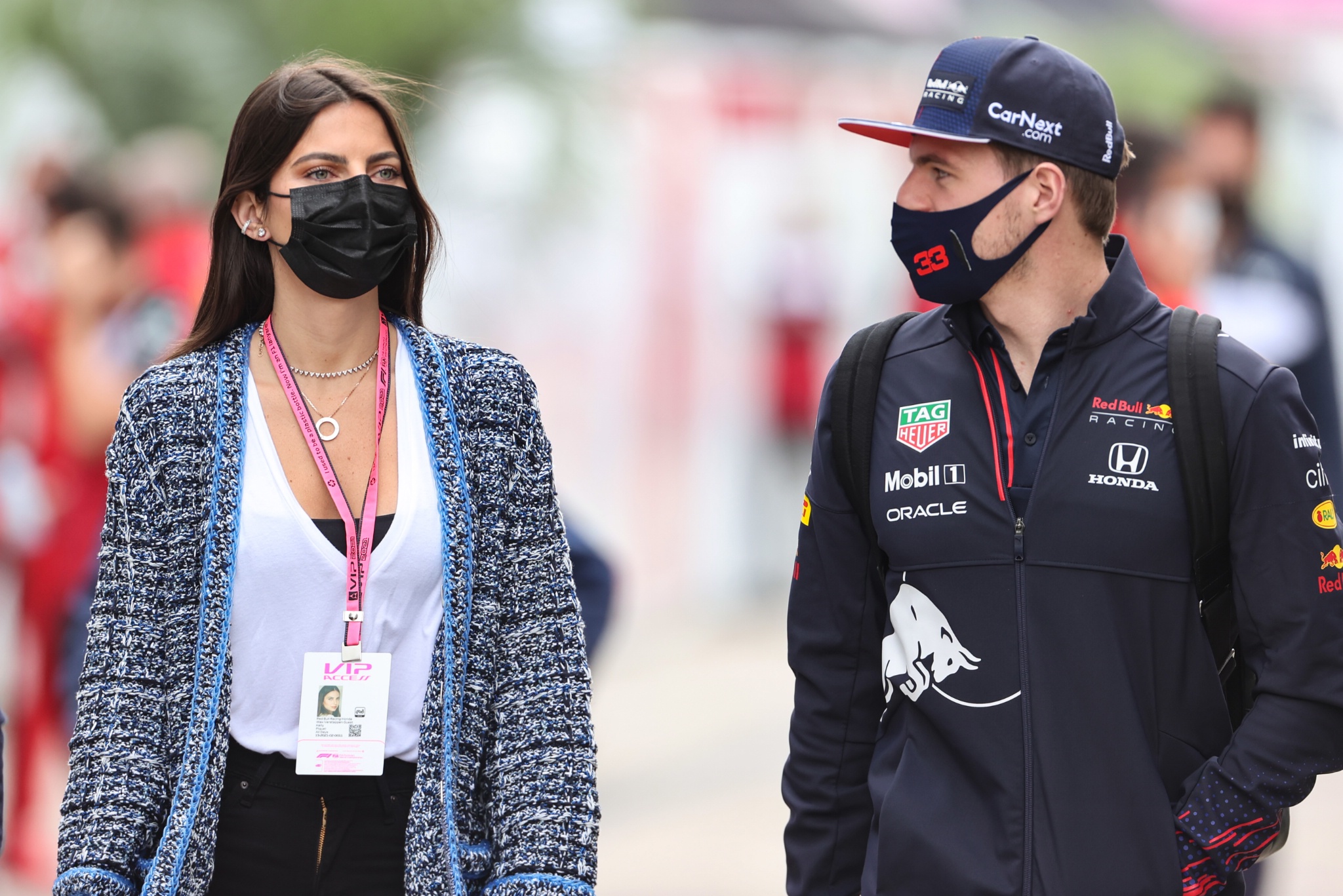 (L ke R ): Kelly Piquet (BRA) dengan pacarnya Max Verstappen (NLD) Red Bull