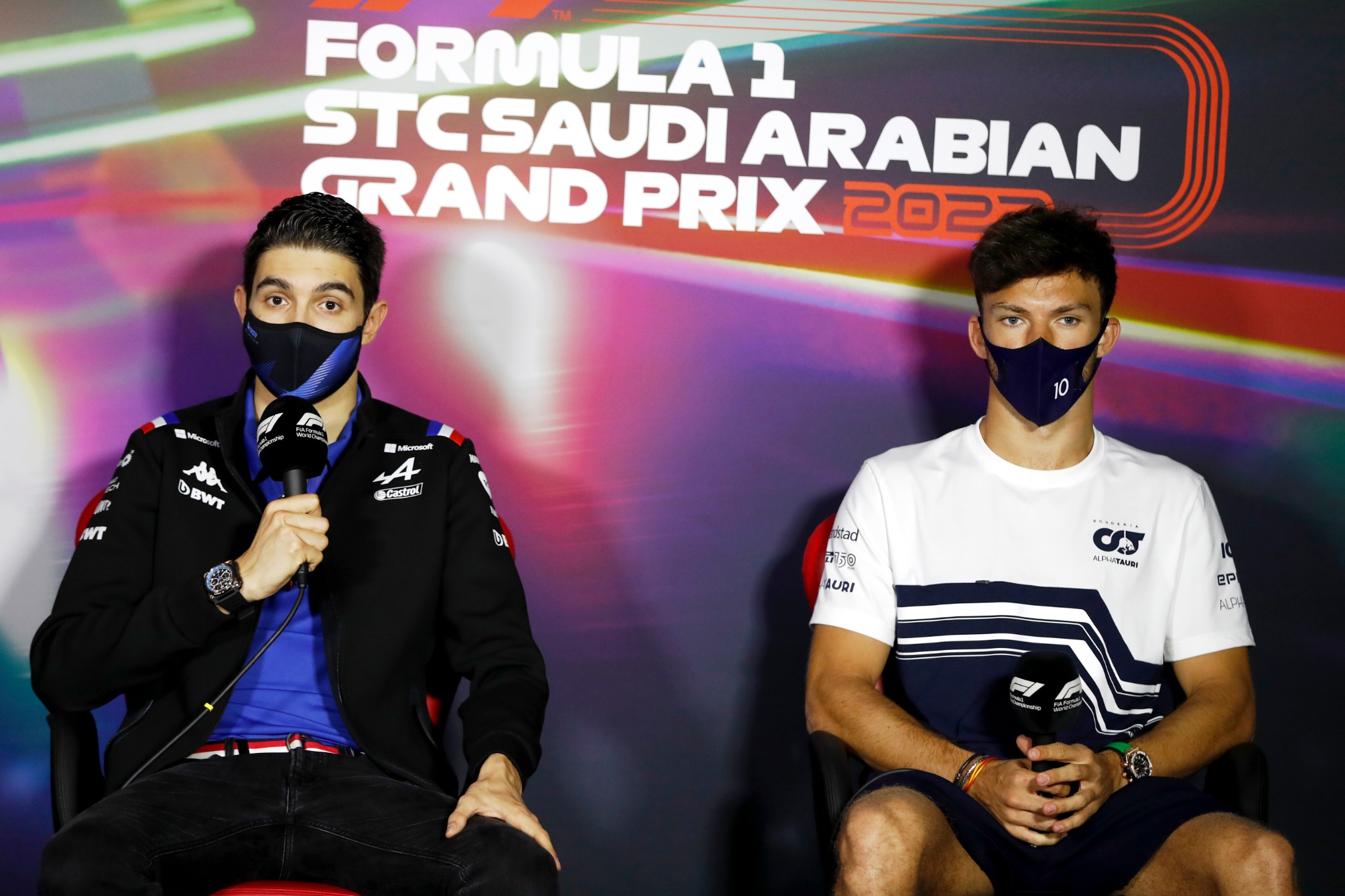 (L to R): Esteban Ocon (FRA) Alpine F1 Team and Pierre Gasly (FRA) AlphaTauri in the FIA Press