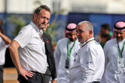 (L to R): Steve Nielsen (GBR) FOM Sporting Director with Eduardo Freitas (POR) FIA Race