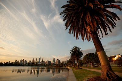 Circuit atmosphere - Albert Park lake.
06.04.2022. Formula 1 World Championship, Rd 3, Australian Grand Prix, Albert Park, Melbourne, Australia, Preparation Day. - www.xpbimages.com, EMail: requests@xpbimages.com © Copyright: Coates / XPB Images