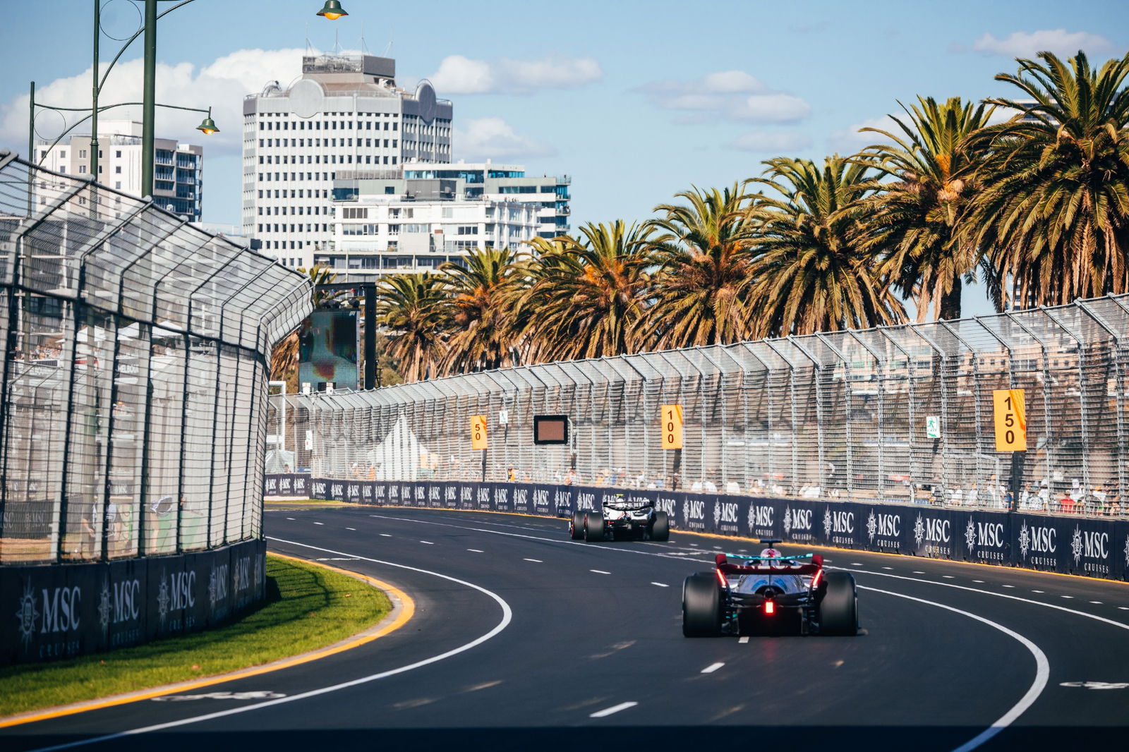 George Russell (GBR) ) Mercedes AMG F1 W13.08.04.2022. Kejuaraan Dunia Formula 1, Rd 3, Grand Prix Australia, Albert Park, Melbourne, Australia, Hari Latihan.- www.xpbimages.com, EMail: request@xpbimages.com © Hak Cipta: Bearne / XPB Images
