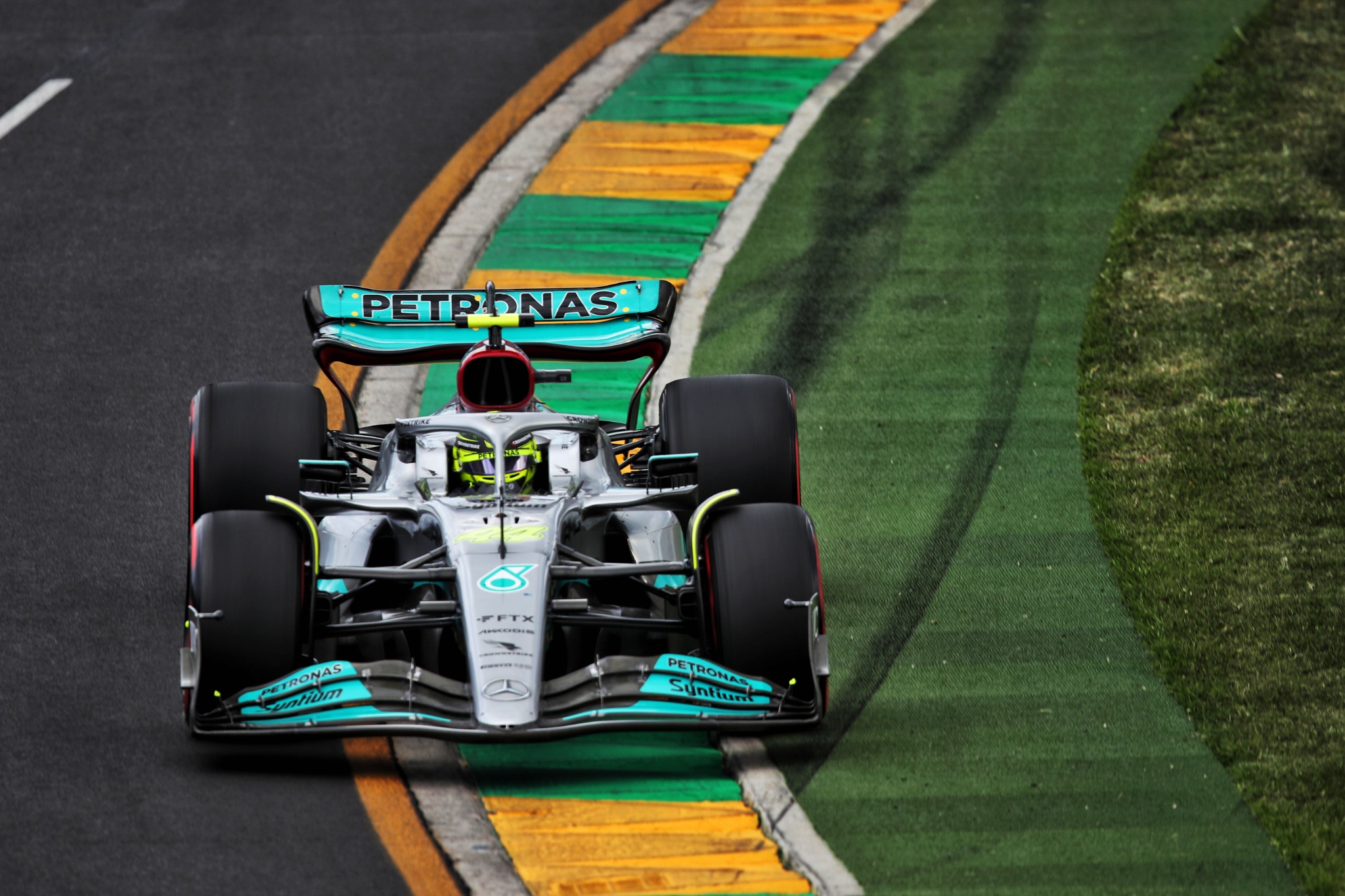 Lewis Hamilton (GBR) Mercedes AMG F1 W. Formula 1 World Championship, Rd 3, Australian Grand Prix, Albert Park