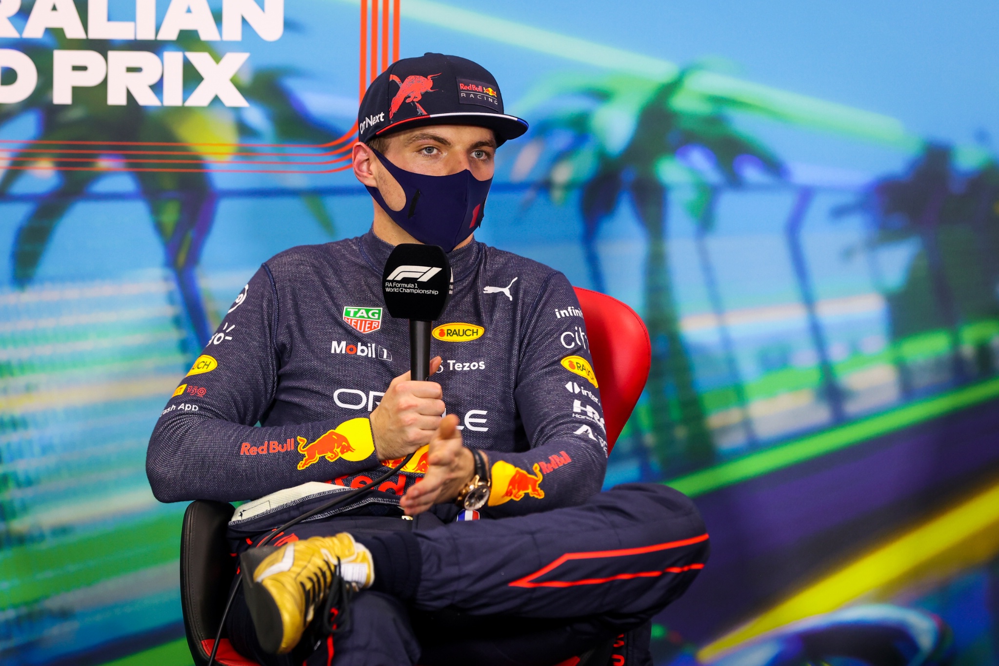Max Verstappen (NLD) ) Red Bull Racing di Konferensi Pers FIA pasca kualifikasi. Kejuaraan Dunia Formula 1, Rd 3,