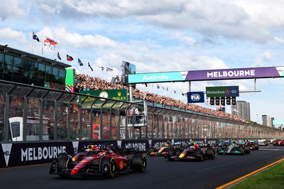 Charles Leclerc (MON) Ferrari F1-75 leads at the start of the race. Formula 1 World Championship, Rd 3, Australian Grand