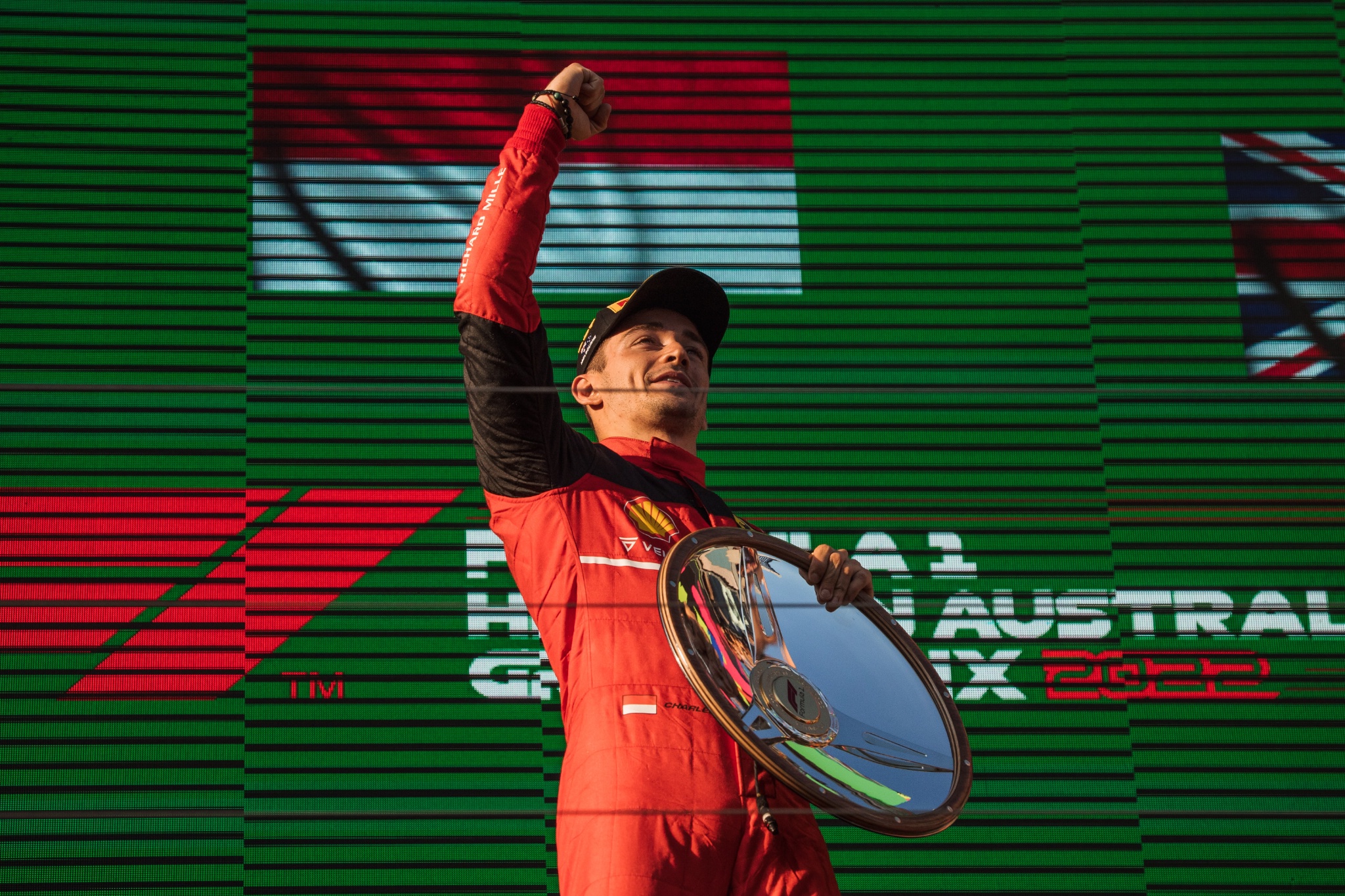 Pemenang lomba Charles Leclerc (MON) Ferrari merayakan di podium. Kejuaraan Dunia Formula 1, Rd 3, Grand Australia