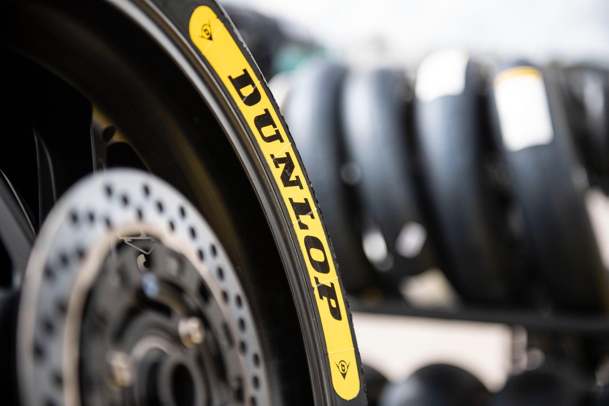 Dunlop tyre fitting, Moto2, Portuguese MotoGP, 21 April